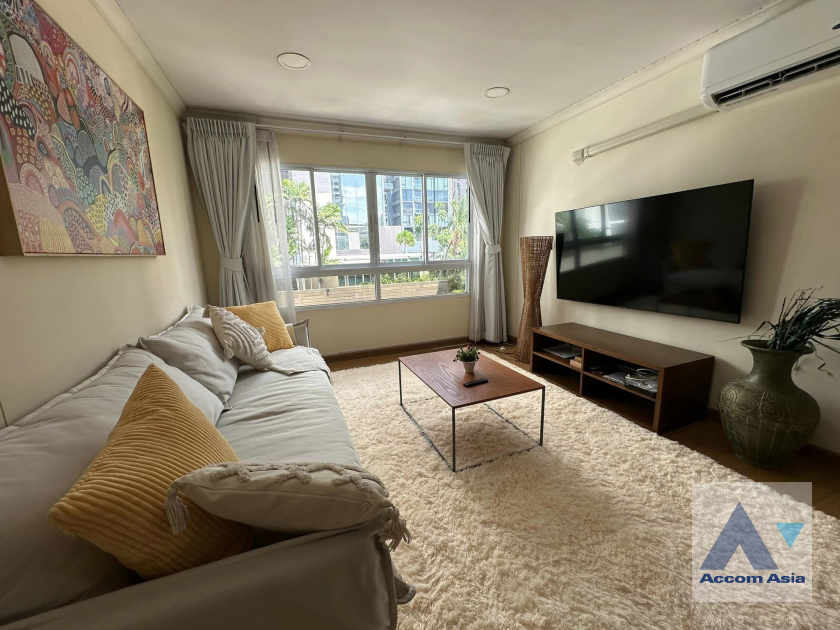  3 Bedrooms  Condominium For Rent in Sukhumvit, Bangkok  near BTS Phrom Phong (AA41581)