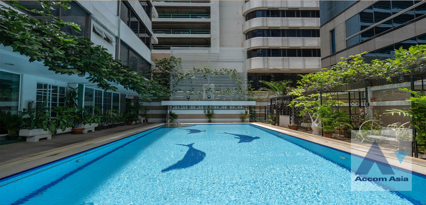  3 Bedrooms  Apartment For Rent in Sukhumvit, Bangkok  near BTS Asok - MRT Sukhumvit (AA41586)