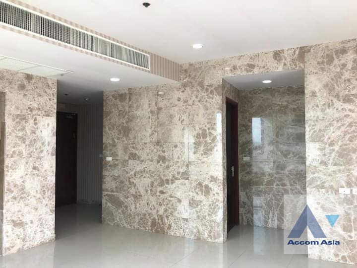  2 Bedrooms  Condominium For Sale in Ploenchit, Bangkok  near BTS Ratchadamri (AA41588)