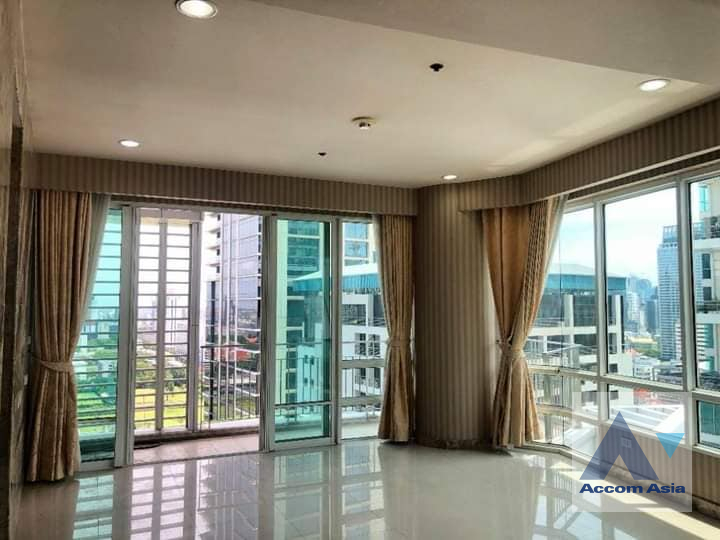  2 Bedrooms  Condominium For Sale in Ploenchit, Bangkok  near BTS Ratchadamri (AA41588)