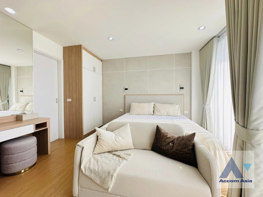 Fully Furnished |  1 Bedroom  Condominium For Rent in Sukhumvit, Bangkok  near BTS Nana (AA41595)