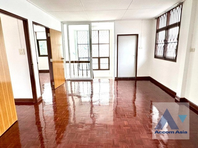 6  4 br House For Rent in ratchadapisek ,Bangkok  AA41601