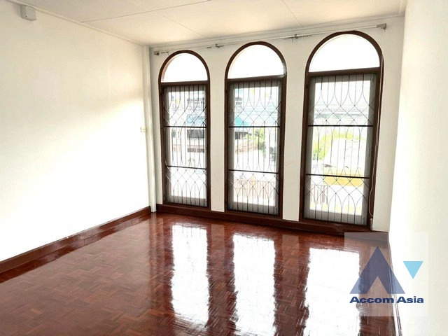 8  4 br House For Rent in ratchadapisek ,Bangkok  AA41601