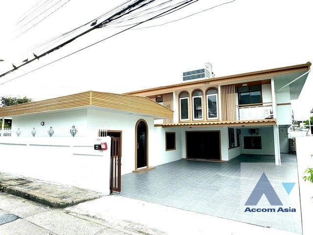 5  4 br House For Rent in ratchadapisek ,Bangkok  AA41601