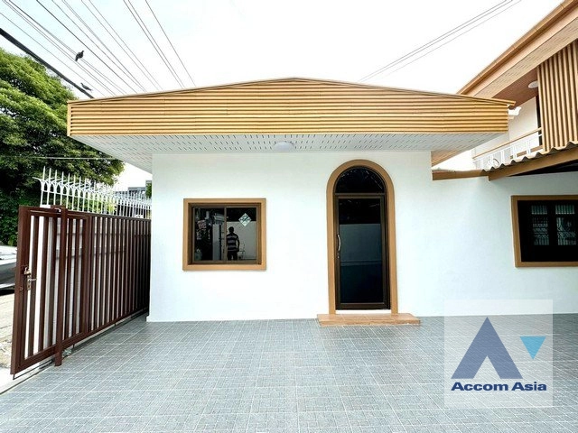 11  4 br House For Rent in ratchadapisek ,Bangkok  AA41601