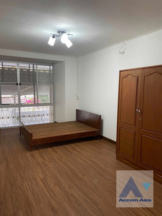 10  2 br House for rent and sale in phaholyothin ,Bangkok MRT Lat Phrao AA41602