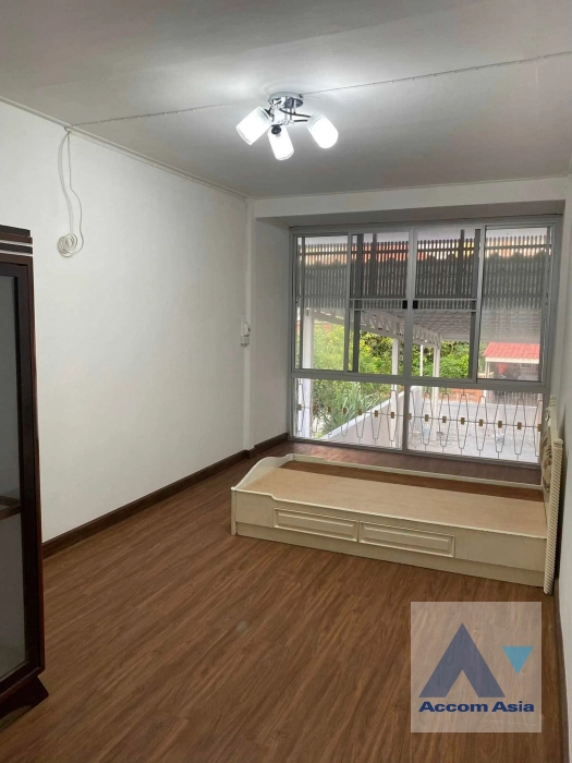 12  2 br House for rent and sale in phaholyothin ,Bangkok MRT Lat Phrao AA41602