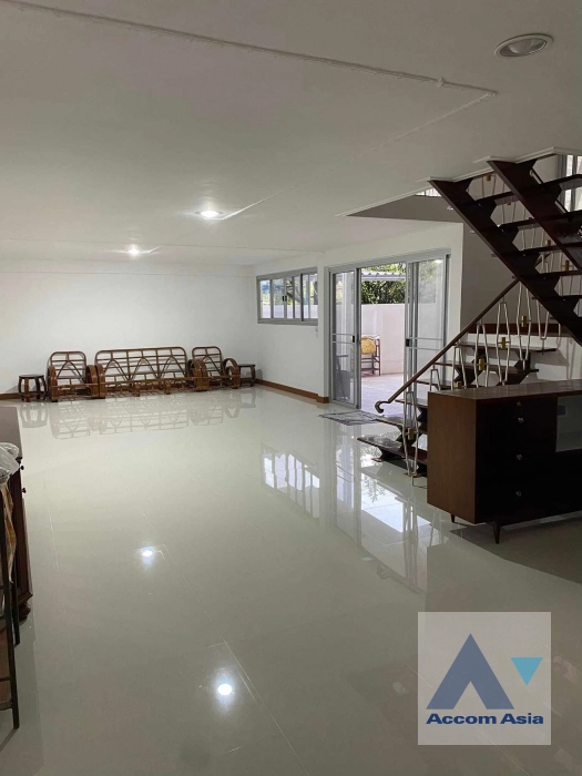  2 Bedrooms  House For Rent & Sale in Phaholyothin, Bangkok  near MRT Lat Phrao (AA41602)