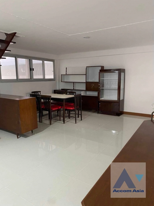 5  2 br House for rent and sale in phaholyothin ,Bangkok MRT Lat Phrao AA41602