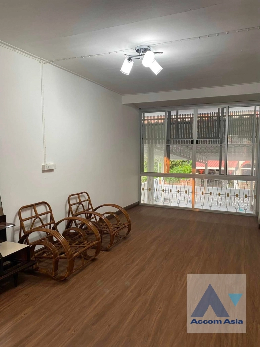 9  2 br House for rent and sale in phaholyothin ,Bangkok MRT Lat Phrao AA41602