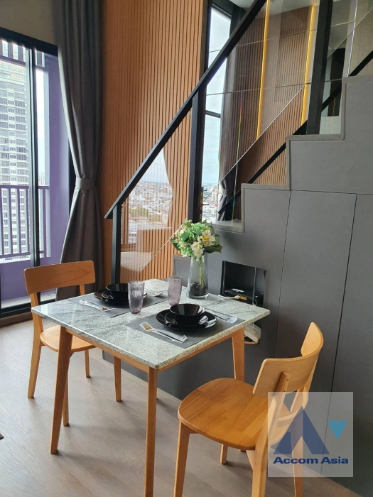 Duplex Condo |  1 Bedroom  Condominium For Rent in Silom, Bangkok  (AA41604)