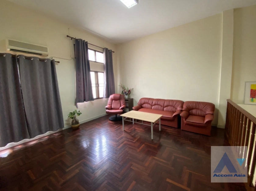  1  3 br Townhouse For Sale in lat phrao ,Bangkok  AA41606