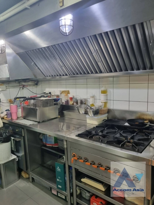 8  Shophouse For Rent in sukhumvit ,Bangkok BTS Thong Lo AA41609