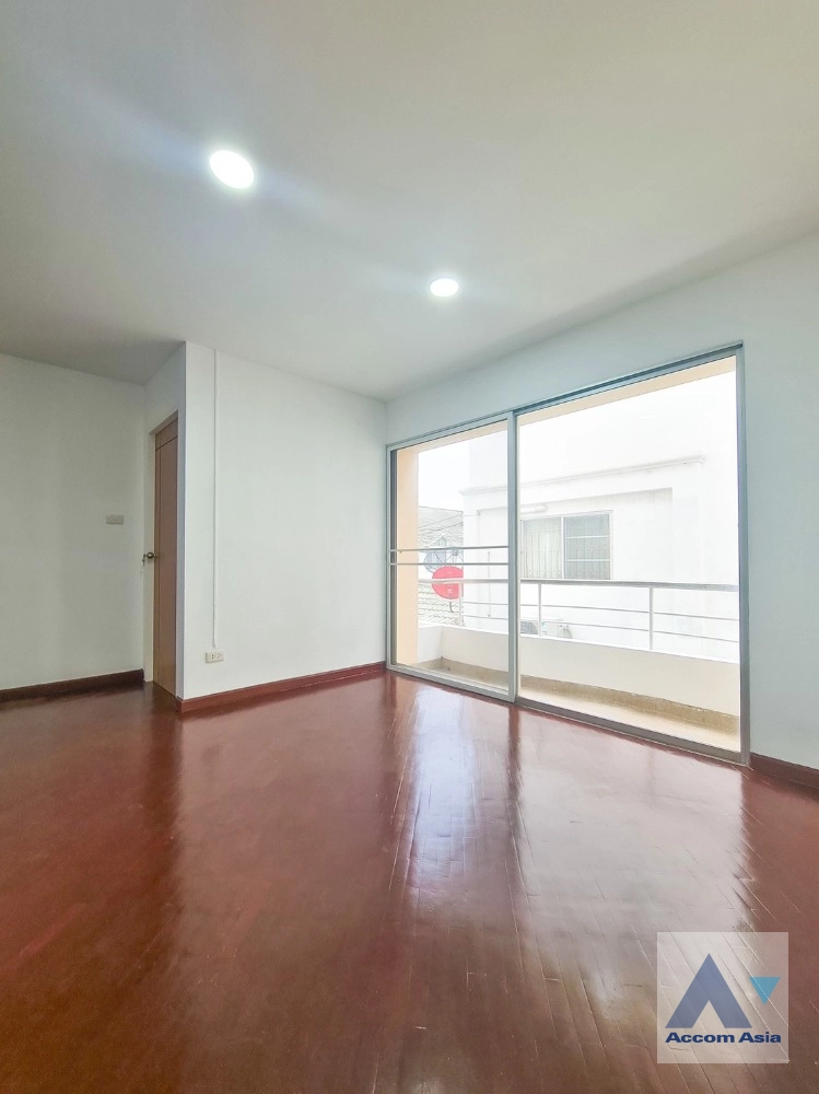 6  4 br Townhouse For Sale in Ratchadapisek ,Bangkok MRT Ratchadaphisek at Supalai Ville Ratchada 32 AA41610