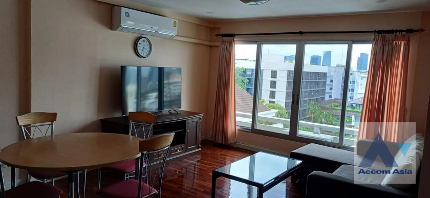  2 Bedrooms  Condominium For Sale in Ploenchit, Bangkok  near BTS Ploenchit (AA41621)