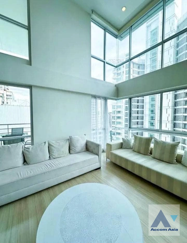 Fully Furnished, Duplex Condo |  2 Bedrooms  Condominium For Rent in Ploenchit, Bangkok  near BTS Ratchadamri (AA41624)