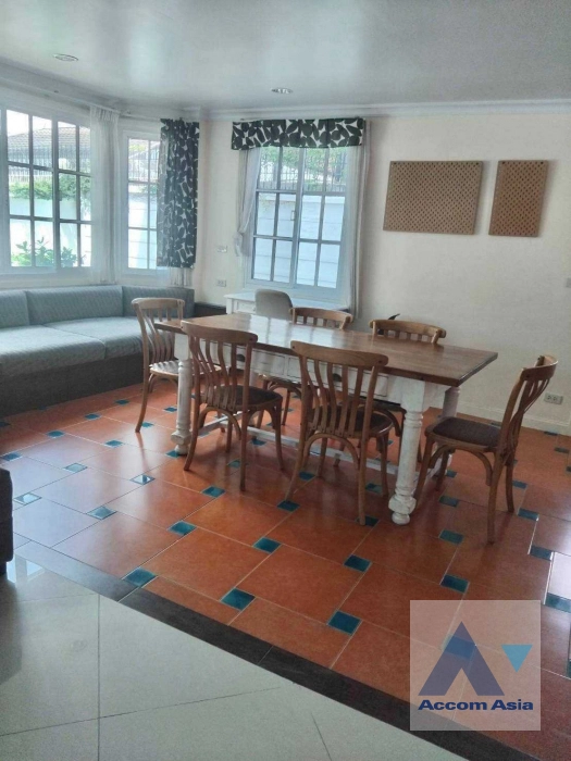  3 Bedrooms  House For Rent in Bangna, Bangkok  near BTS Bearing (AA41631)