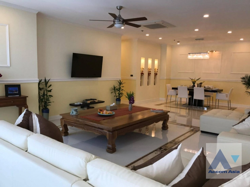  3 Bedrooms  Condominium For Rent in Charoennakorn, Bangkok  near BTS Krung Thon Buri (AA41633)