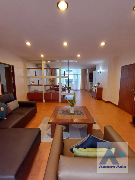  2 Bedrooms  Apartment For Rent in Sukhumvit, Bangkok  near BTS Phrom Phong (AA41637)