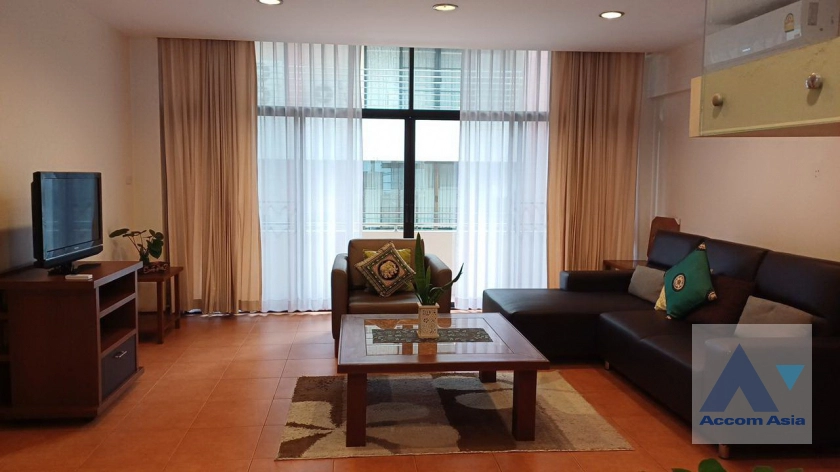  2 Bedrooms  Apartment For Rent in Sukhumvit, Bangkok  near BTS Phrom Phong (AA41637)