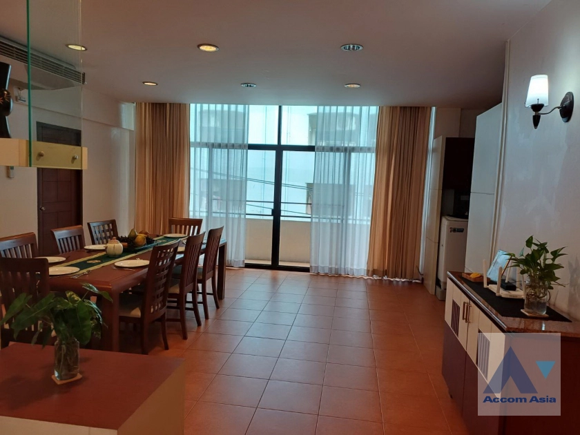  2 Bedrooms  Apartment For Rent in Sukhumvit, Bangkok  near BTS Phrom Phong (AA41637)