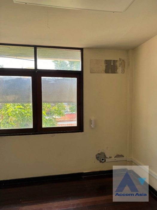 6  3 br House For Rent in phaholyothin ,Bangkok BTS Ari AA41641