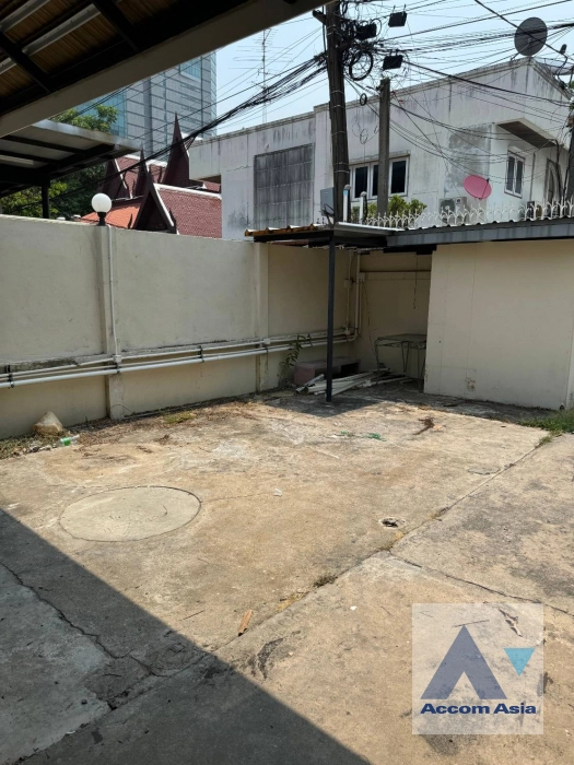 12  3 br House For Rent in phaholyothin ,Bangkok BTS Ari AA41641