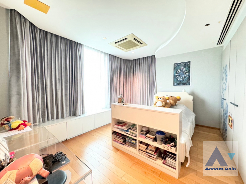 17  4 br Condominium For Sale in Ploenchit ,Bangkok BTS Chitlom at The Park Chidlom AA41642