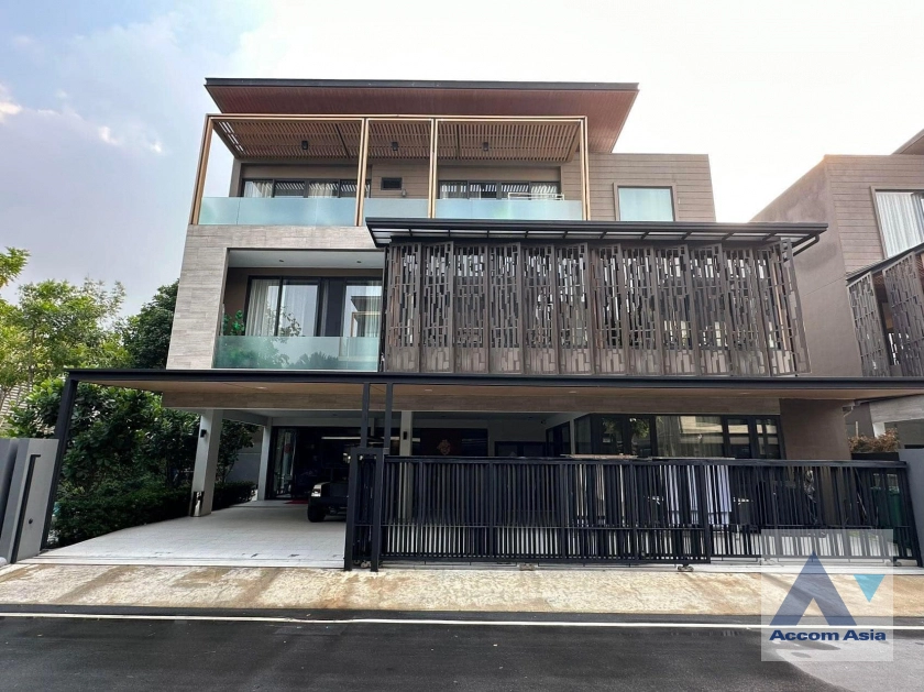  5 Bedrooms  House For Rent & Sale in Latphrao, Bangkok  near ARL Hua Mak (AA41644)