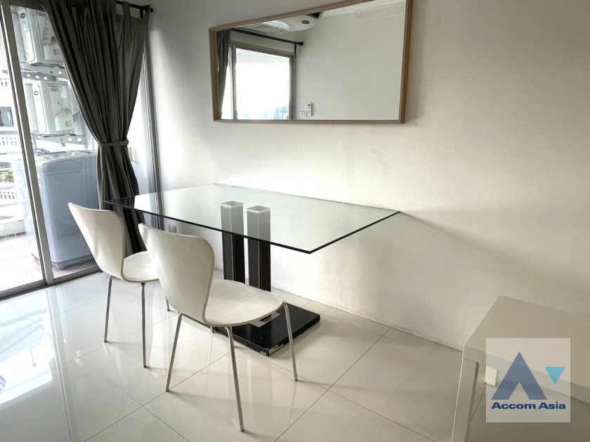  2 Bedrooms  Condominium For Rent in Sukhumvit, Bangkok  near BTS Phrom Phong (AA41654)