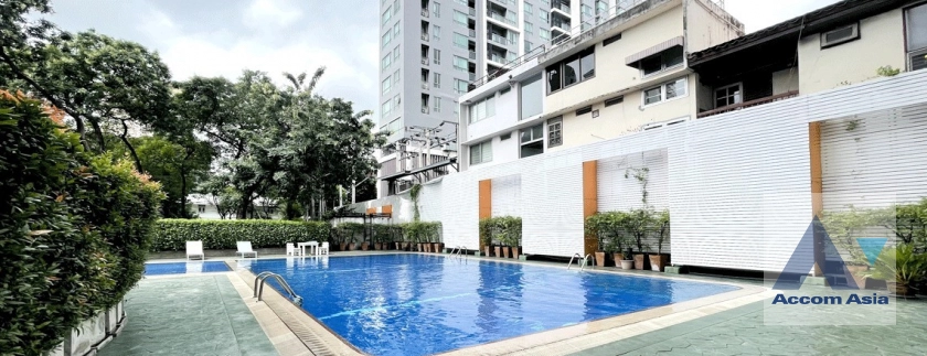  3 Bedrooms  Condominium For Rent in Sukhumvit, Bangkok  near BTS Phrom Phong (AA41656)