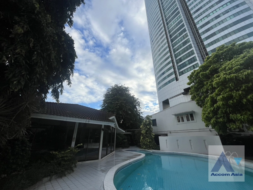  3 Bedrooms  House For Rent & Sale in Sukhumvit, Bangkok  near BTS Phrom Phong (AA41658)