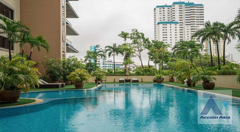  3 Bedrooms  Apartment For Rent in Sukhumvit, Bangkok  near BTS Asok - MRT Sukhumvit (AA41673)