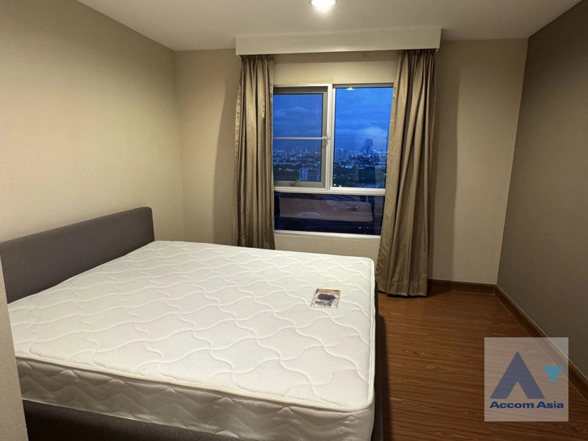  3 Bedrooms  Condominium For Rent in Ratchadapisek, Bangkok  near MRT Rama 9 (AA41677)