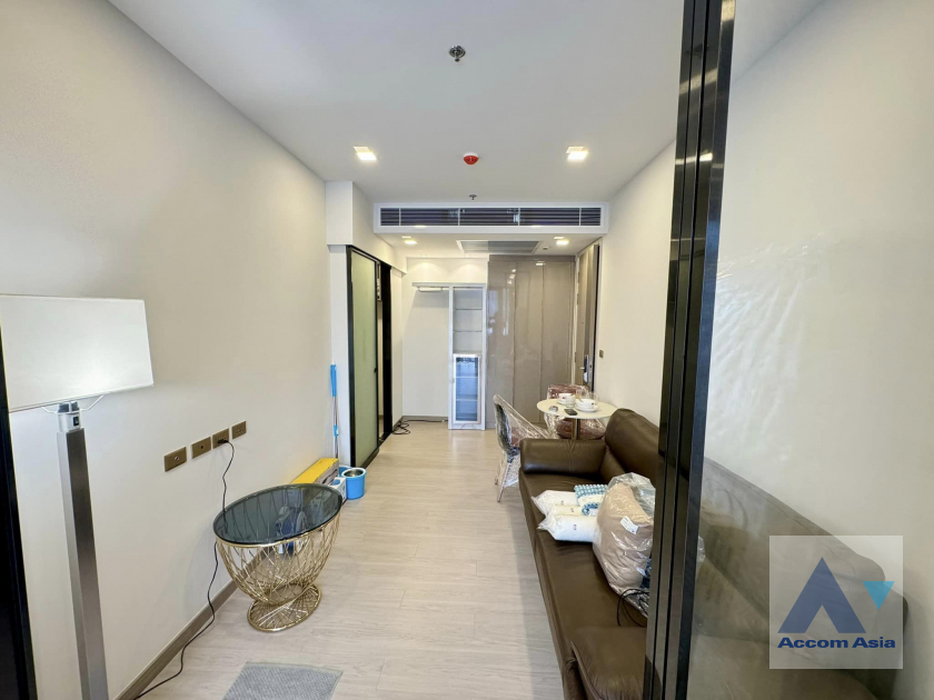  1 Bedroom  Condominium For Rent & Sale in Ratchadapisek, Bangkok  near MRT Rama 9 (AA41689)