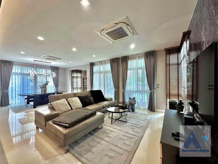  4 Bedrooms  House For Rent in Samutprakan, Samutprakan  (AA41693)