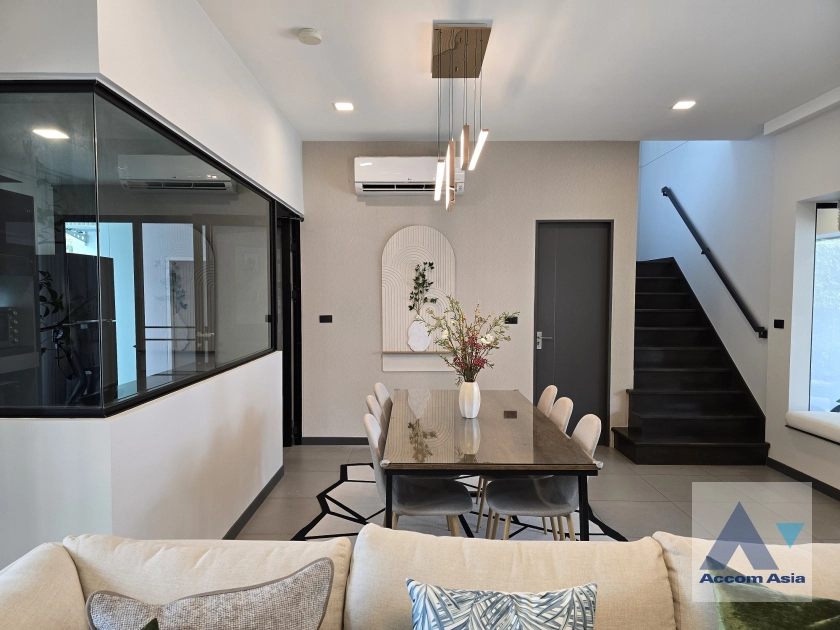 6  3 br Townhouse For Rent in Bangna ,Bangkok  at Vive Bangna km.7 AA41696