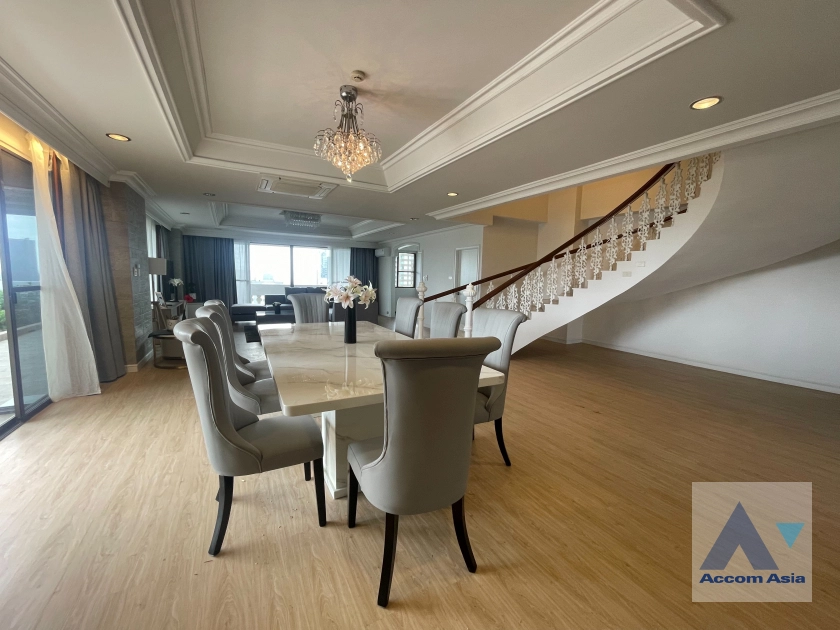 Duplex Condo, Penthouse |  4 Bedrooms  Apartment For Rent in Sukhumvit, Bangkok  near BTS Phrom Phong (AA41703)