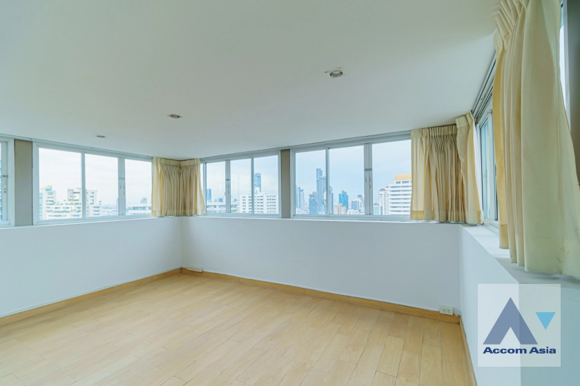 32  4 br Apartment For Rent in Sukhumvit ,Bangkok BTS Phrom Phong at Pet friendly - High rise Apartment AA41703