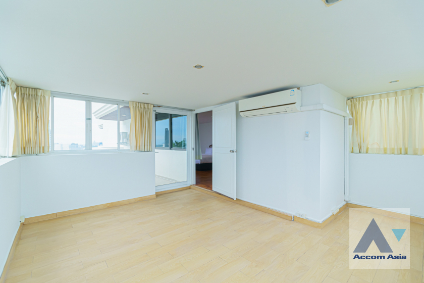 34  4 br Apartment For Rent in Sukhumvit ,Bangkok BTS Phrom Phong at Pet friendly - High rise Apartment AA41703