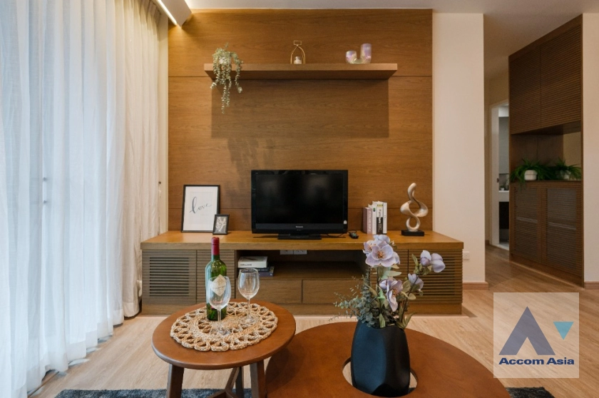  2 Bedrooms  Condominium For Sale in Sukhumvit, Bangkok  near BTS Ekkamai (AA41708)