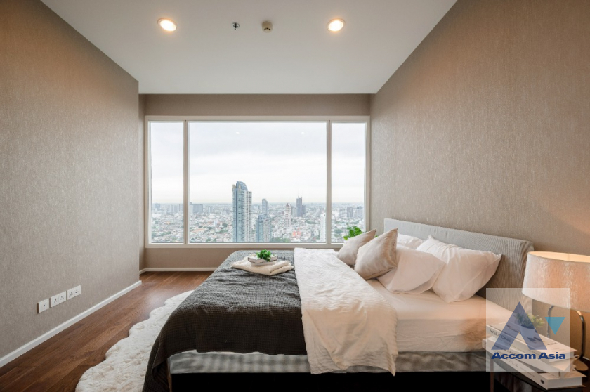 14  2 br Condominium For Sale in Rama 3 ,Bangkok BTS Saphan Taksin at Menam Residences AA41709