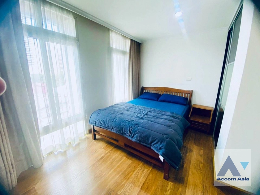  3 Bedrooms  Condominium For Rent in Sukhumvit, Bangkok  near BTS Asok - MRT Sukhumvit (AA41712)