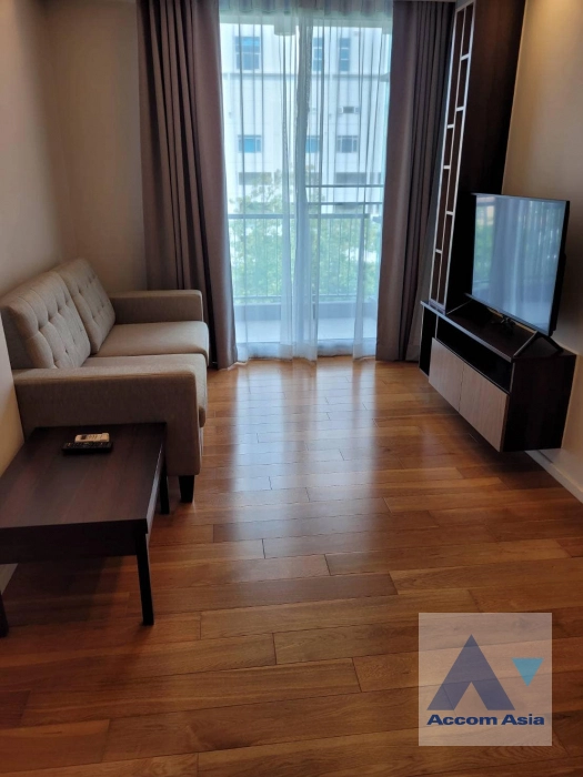  1 Bedroom  Condominium For Rent in Sukhumvit, Bangkok  near BTS Ploenchit (AA41719)