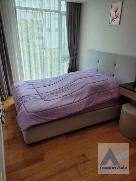  1 Bedroom  Condominium For Rent in Sukhumvit, Bangkok  near BTS Ploenchit (AA41719)