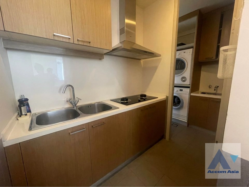  4 Bedrooms  Condominium For Rent in Sathorn, Bangkok  near BTS Chong Nonsi - MRT Lumphini (AA41724)