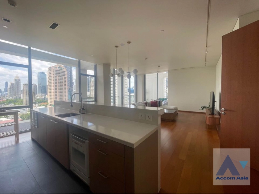  4 Bedrooms  Condominium For Rent in Sathorn, Bangkok  near BTS Chong Nonsi - MRT Lumphini (AA41724)