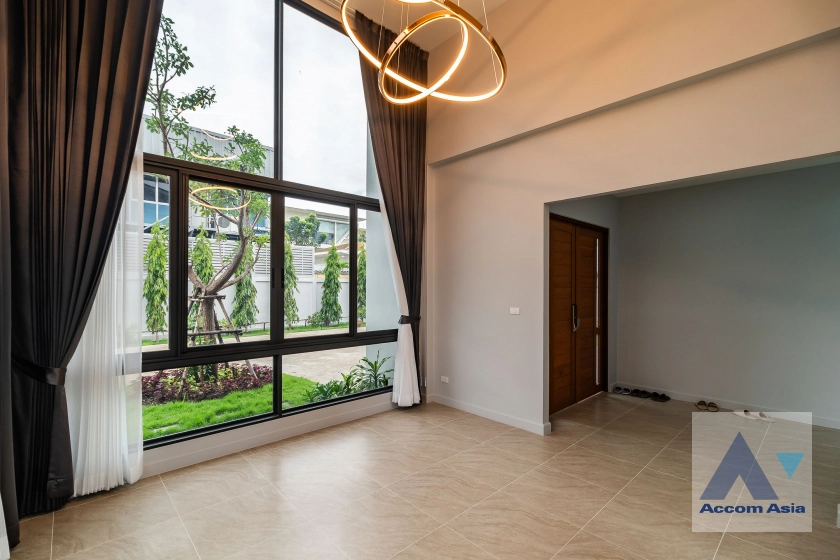 10  4 br House For Rent in New Phetchaburi ,Bangkok MRT Phetchaburi AA41732