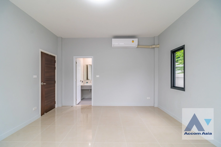 23  4 br House For Rent in New Phetchaburi ,Bangkok MRT Phetchaburi AA41732