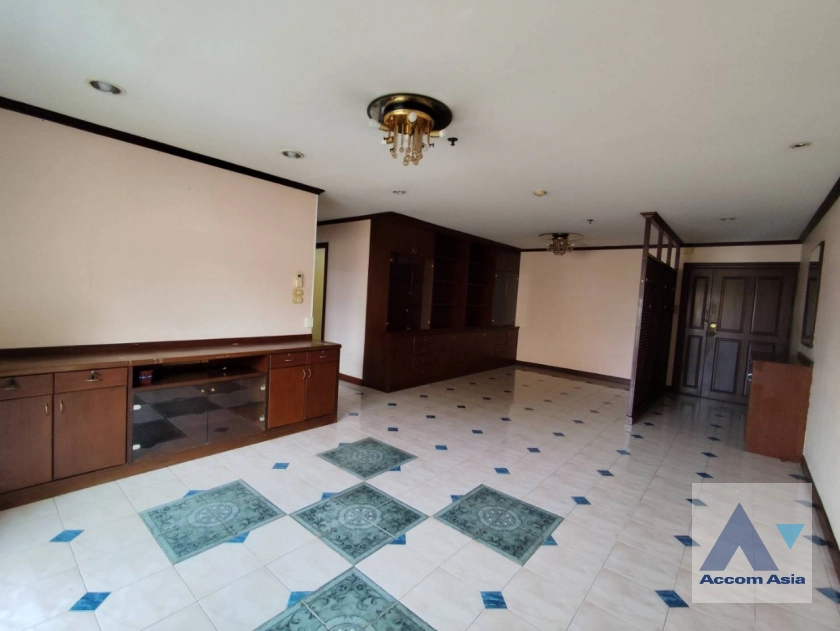  3 Bedrooms  Condominium For Sale in Sukhumvit, Bangkok  near BTS Thong Lo (AA41749)